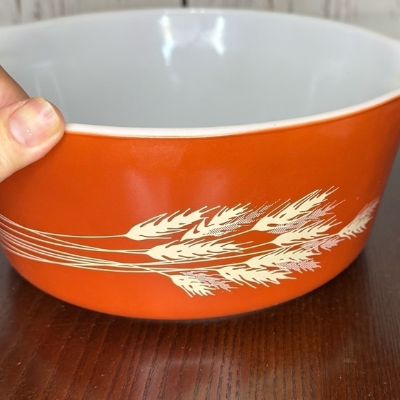 PYREX autumn harvest wheat pattern 1 qt serving bowl Vintage EUC - Picture 2 of 10